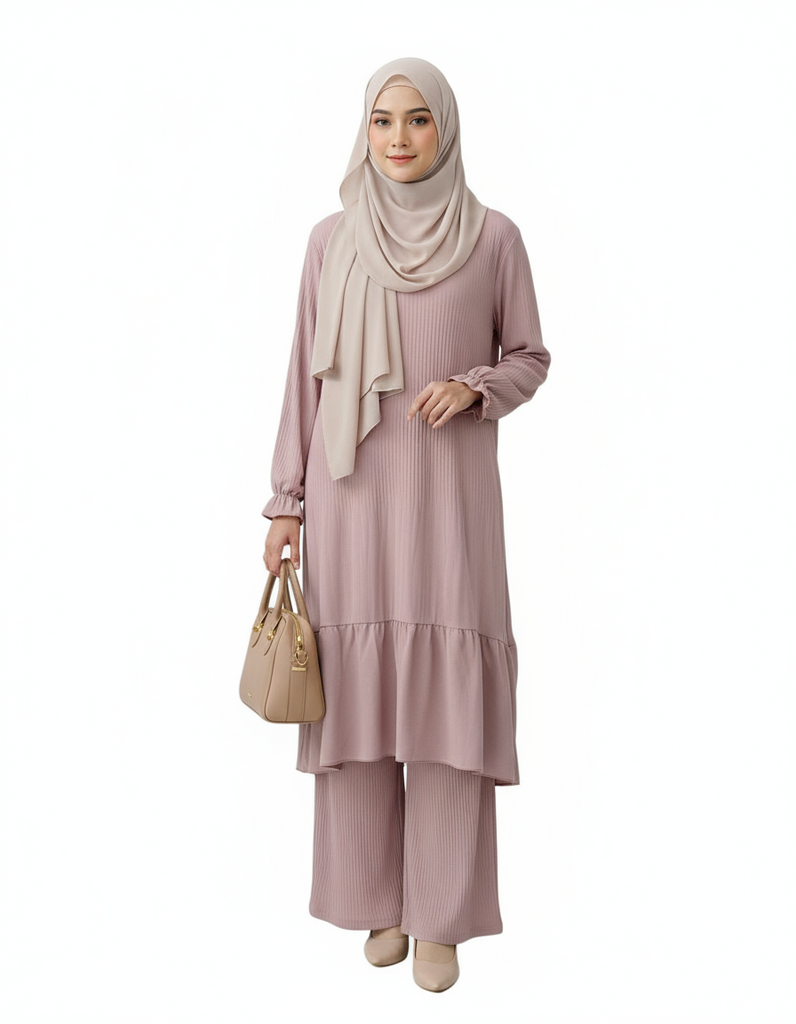 Elora Pleated Midi – Elegant and timeless