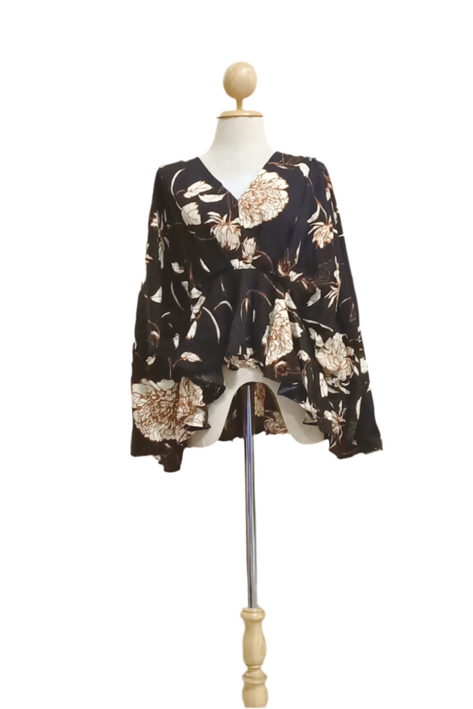 **Kimono Batwing Top – Boho Chic with Effortless Drape** ✨