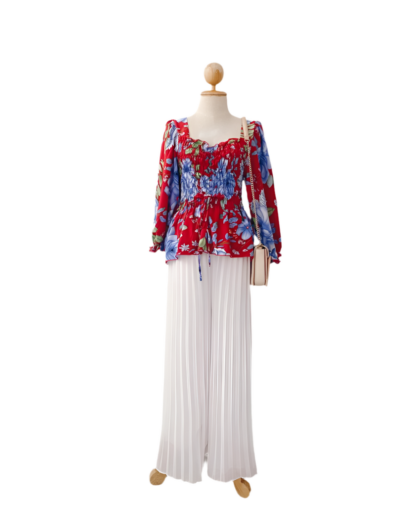🌸 Smocked Floral Top – Feminine & Flattering