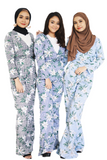 Jumpsuits – Riyah
Simple Elegance with a Pinch of Retro Charm